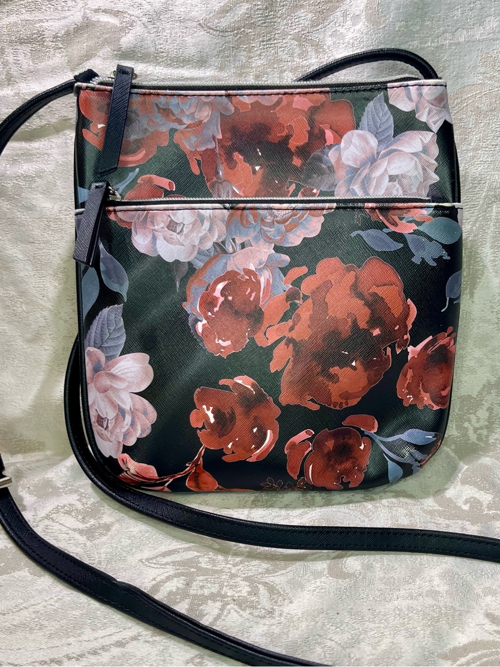 Kennth Cole Reaction Crossbody Bag